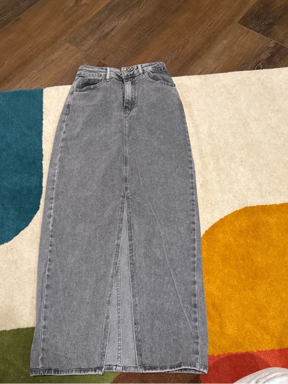 High-Waist Gray Denim Maxi Skirt with Front Slit